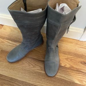 Elephantito Gray leather boot size 4